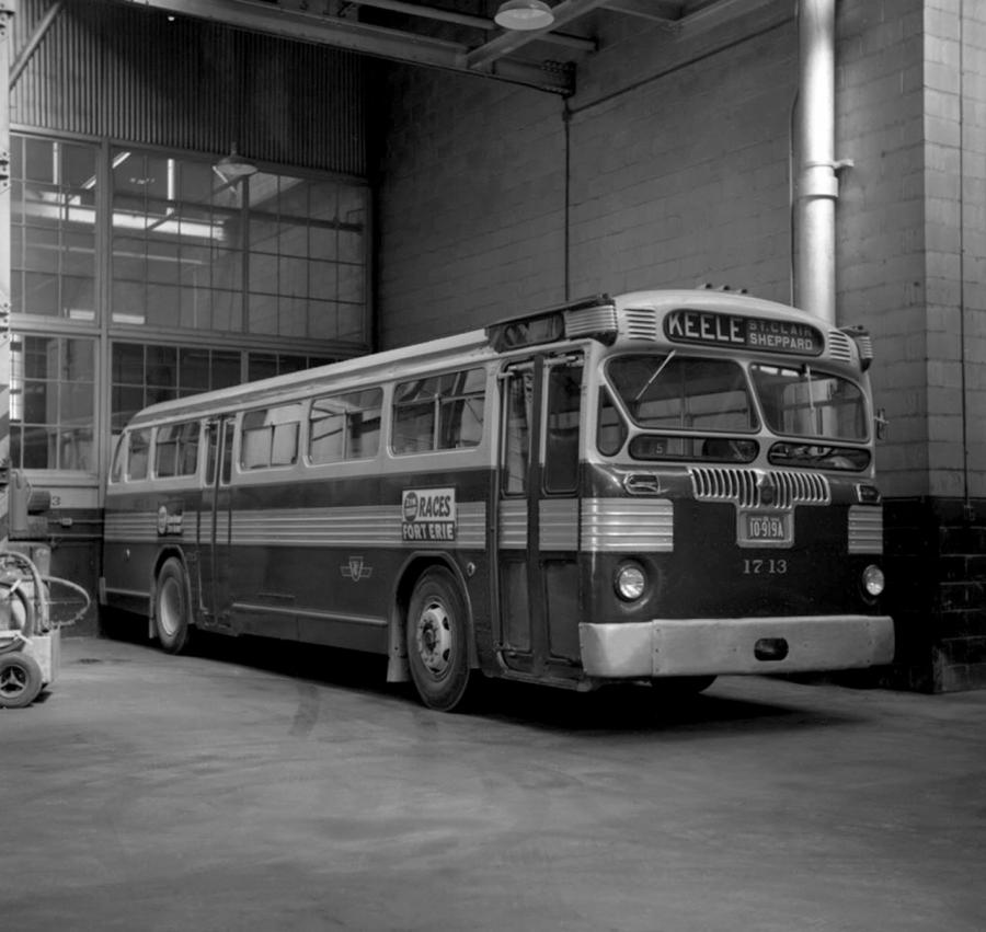  Twin Coach Model 41-S 1944 года  (фото 5 из 5)